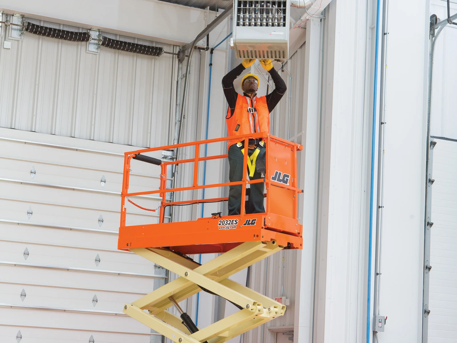 CEBEKO | Verhuur | Schaarliften | JLG 2032ES