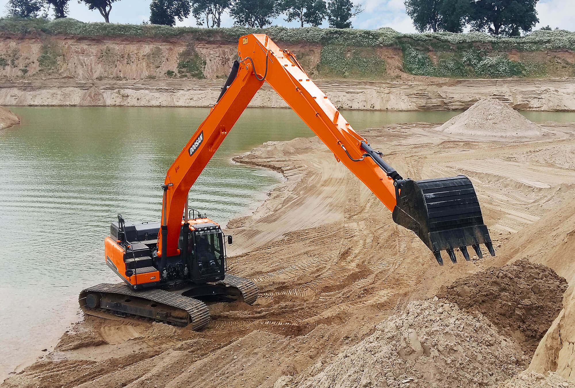 Develon DX530LC-7 SLR